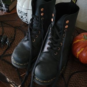 Dr. Marten's Pascal with Rose Gold detailing size 7
